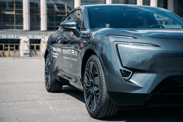 Tesla так не может. Первый тест-драйв электромобиля Avatr 11
Tesla так не может. Первый тест-драйв электромобиля Avatr 11