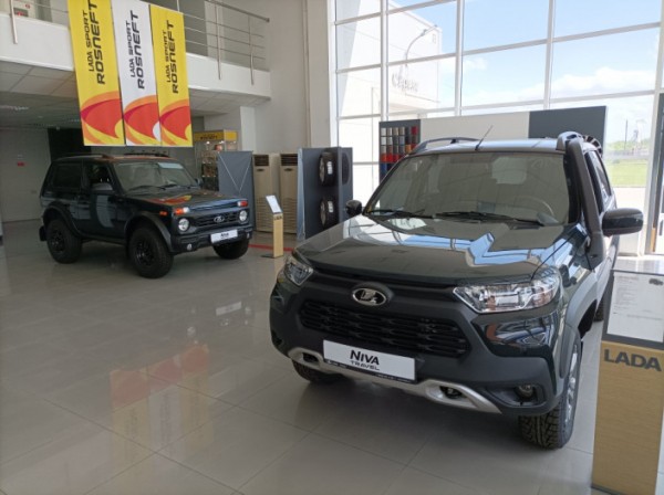 Внедорожник LADA Niva Travel в двух комплектациях стал дороже на 5 тысяч рублей