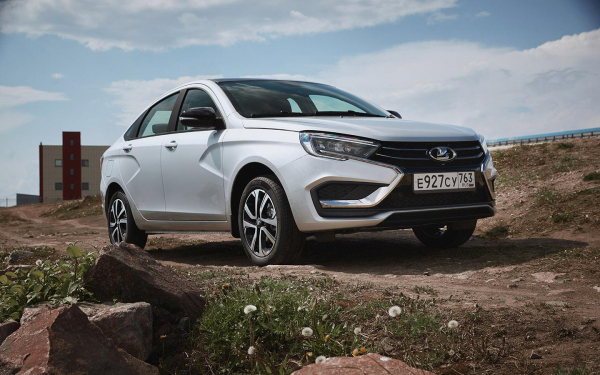 
            От Lada Vesta до Kia. Сколько реально стоят популярные седаны у дилеров
        