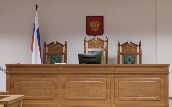 
            Тысячи снимков личных автомобилей россиян утекли в Сеть. Это законно?
        