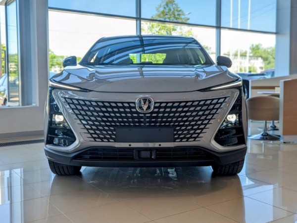 Флагманский автосалон Changan открылся в Санкт-Петербурге Флагманский автосалон Changan открылся в Санкт-Петербурге
