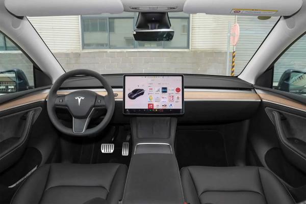 Кроссовер Model Y