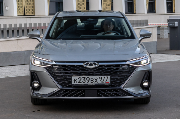 Вместо Toyota Camry, Kia К5 и Hyundai Sonata: тест-драйв Chery Arrizo 8 Вместо Toyota Camry, Kia К5 и Hyundai Sonata: тест-драйв Chery Arrizo 8