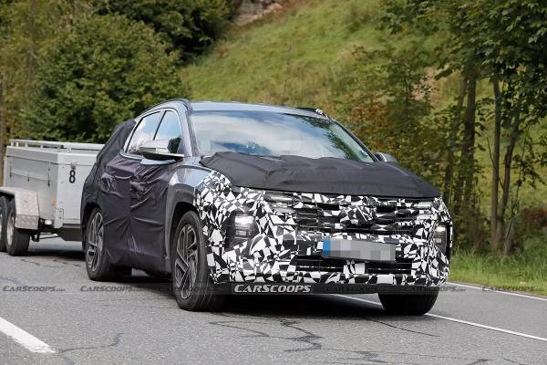 В сети появились шпионские фото обновленного кроссовера Hyundai Tucson 2025 года