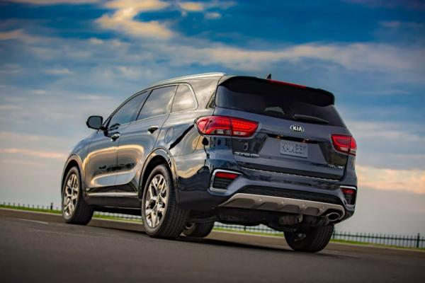 Kia отзывает модель Kia Sorento 2019 года из-за проблемы с камерой заднего вида