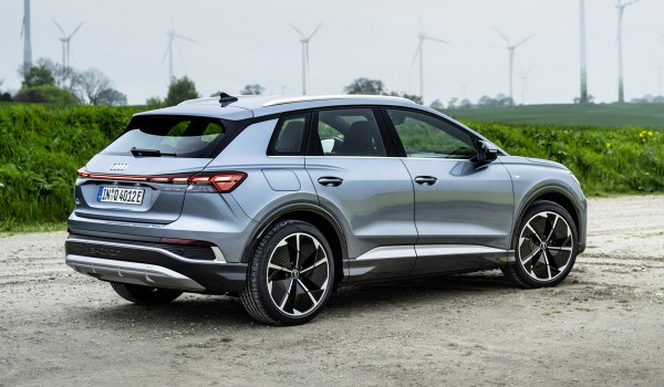 Audi Q4 e-tron подвергся техническому обновлению и подорожал Audi Q4 e-tron подвергся техническому обновлению и подорожал