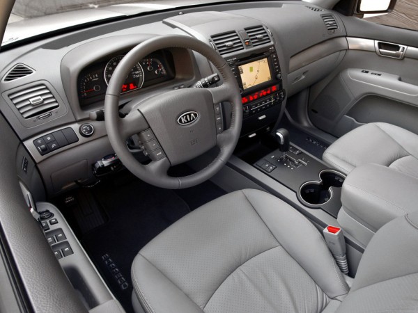 Kia Borrego отзывают из-за проблем с подушками безопасности 