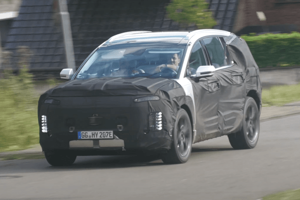 На тестах замечен большой электрический кроссовер Hyundai Ioniq 7 