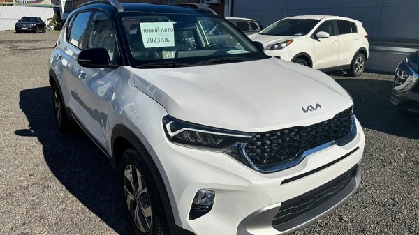 На российском рынке стал доступен самый маленький кроссовер Kia - Sonet