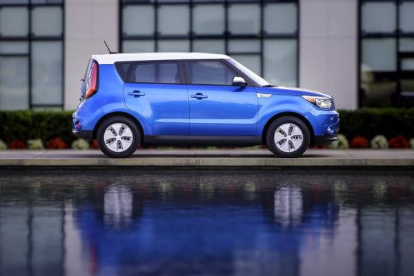 Kia отзывает Kia Soul EV прошлых лет из-за риска откатывания