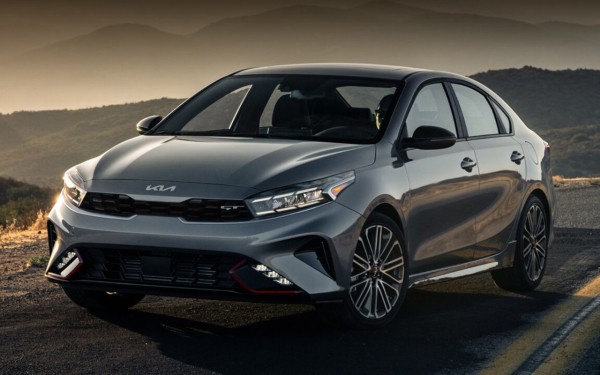 Новый Kia Cerato вернулся в Россию после полугодового отсутствия с новыми ценами