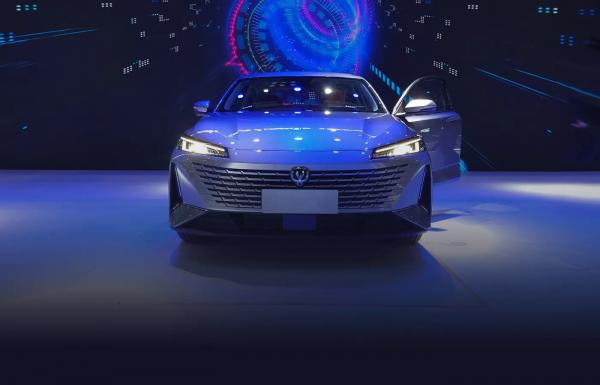 Седан Lamore от Changan