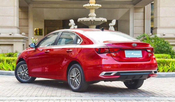 В России появился в продаже новый седан Kia K3