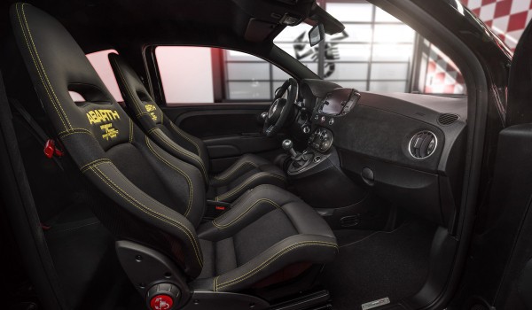 Хэтчбек Abarth 695 75&deg; Anniversario отметит юбилей марки