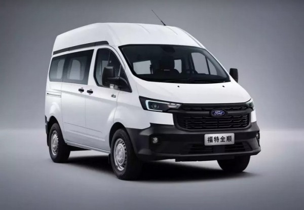 Дилеры привезли китайские фургоны Ford Transit