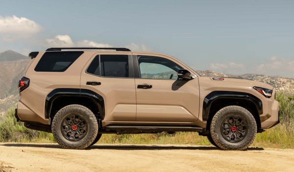 Toyota 4Runner нового поколения: теперь без V6 Toyota 4Runner нового поколения: теперь без V6