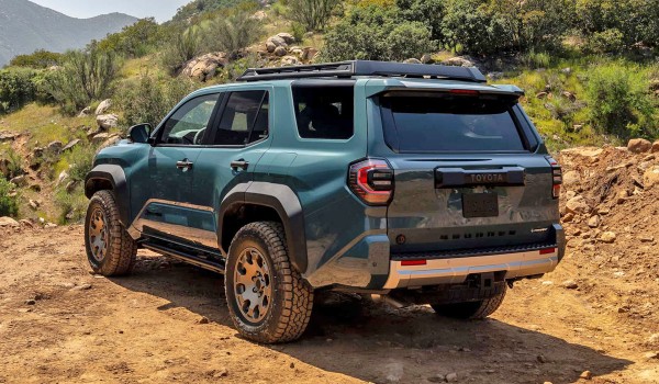 Toyota 4Runner нового поколения: теперь без V6 Toyota 4Runner нового поколения: теперь без V6