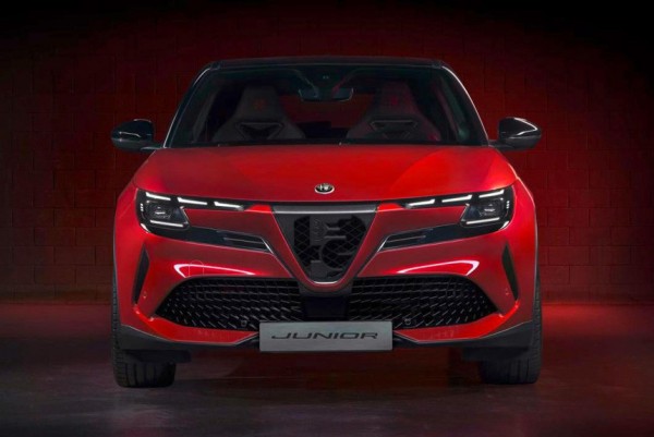 Паркетник Alfa Romeo Milano переименовали в Junior