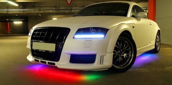 Неоновая подсветка салона и днища авто