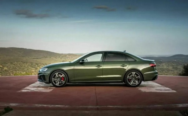 В России появилась новая Audi A4 по цене от 5,87 млн рублей