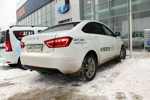 Что лучше - Лада Веста или Hyundai Solaris? Новый конкурент в своем классе