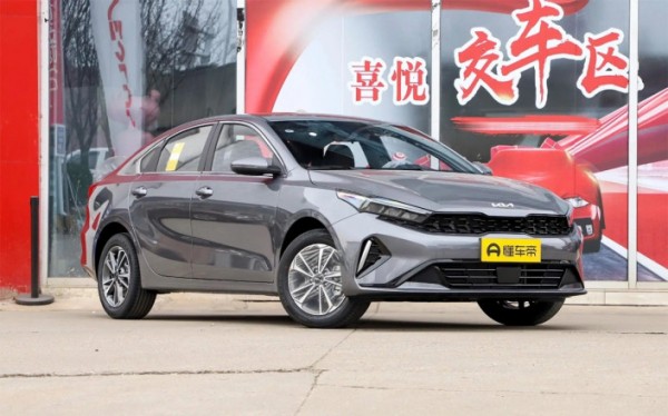 В России стартовали продажи нового Kia K3 из Китая за 2,5 млн рублей