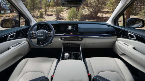 Минивэн Kia Carnival 2025 года оказался намного дороже, чем в прошлом году