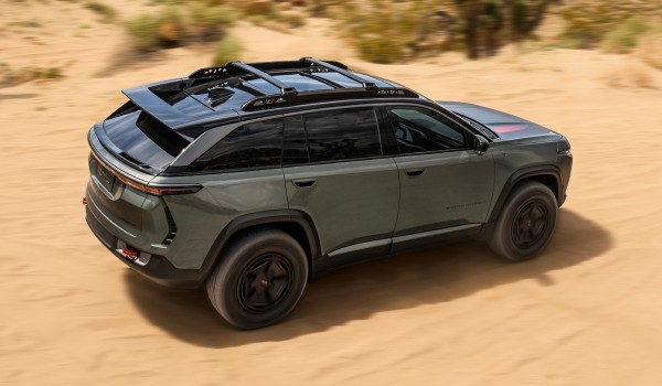 Концепт Jeep Wagoneer S Trailhawk показал потенциал модели