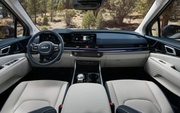 Стали известны цены нового семейного минивэна Kia Carnival 2025