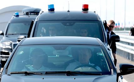 Путин приехал на открытие участка трассы М-11 Москва-Петербург на Lada Aura