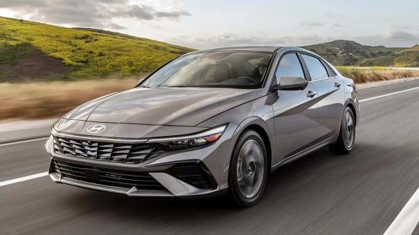 Сколько будет стоить обновленный Hyundai Elantra Сколько будет стоить обновленный Hyundai Elantra
