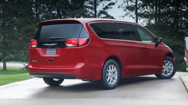 Минивэн Chrysler Voyager вернулся в строй Минивэн Chrysler Voyager вернулся в строй