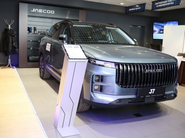 Кроссовер JAECOO J7 в базовой и топовой версиях подорожал на 50 тысяч рублей