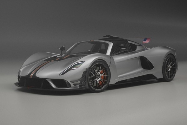Родстер Hennessey Venom F5-M стал самым мощным автомобилем с «механикой» Родстер Hennessey Venom F5-M стал самым мощным автомобилем с «механикой»
