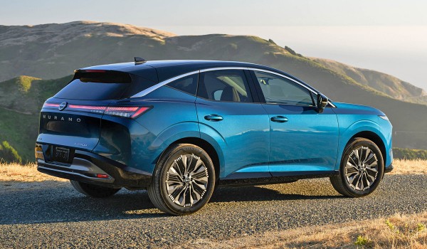 Кроссовер Nissan Murano перешел в четвертое поколение Кроссовер Nissan Murano перешел в четвертое поколение