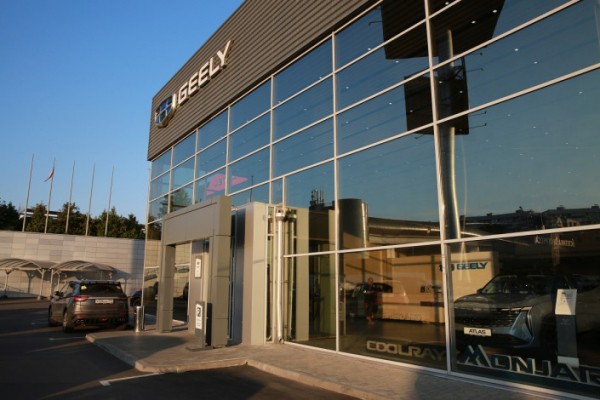 Geely подняла цены на все модели, кроме их базовых версий