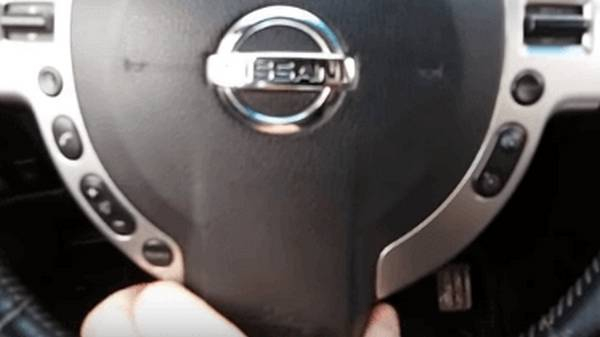 Снятие airbag руля на различных моделях легковых автомобилей Снятие airbag руля на различных моделях легковых автомобилей