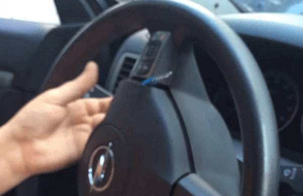 Снятие airbag руля на различных моделях легковых автомобилей Снятие airbag руля на различных моделях легковых автомобилей