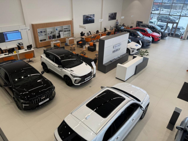 Под Петербургом открылся новый дилерский центр Geely