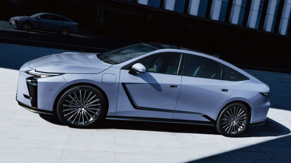 Дебютировал большой седан Lexus ES нового поколения