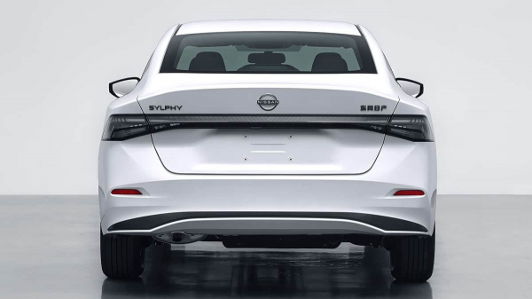 Седан Nissan Sylphy/Sentra готовится к масштабному обновлению