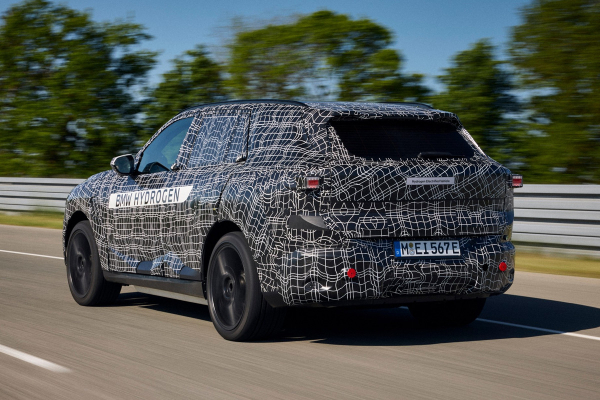 Новый BMW X5: первые официальные фотографии