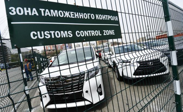 Утильсбору дали месяц на раздумье: Денис Мантуров отправил Минпромторгу новое задание