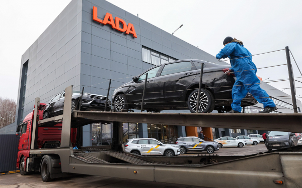 
            Путин на Toyota, сбой Porsche в России и шквал новинок. Итоги недели
        