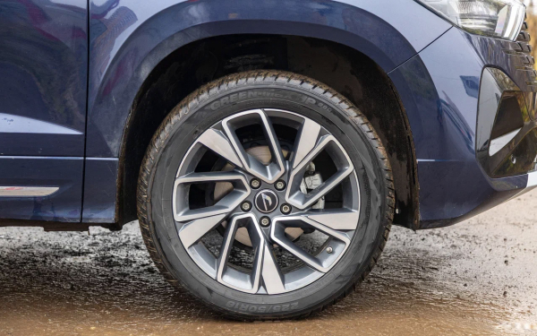 Одинаково разные. Мы сравнили Geely Okavango и Jetta VS7
Одинаково разные. Мы сравнили Geely Okavango и Jetta VS7