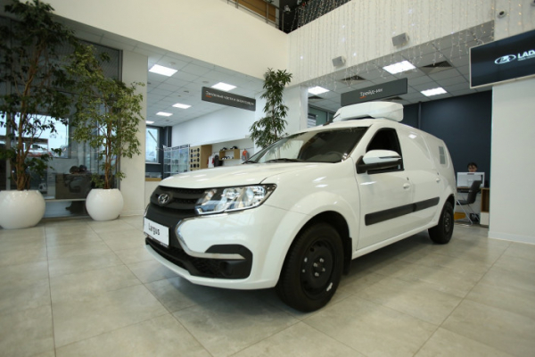 Изменились цены у двух фургонов LADA