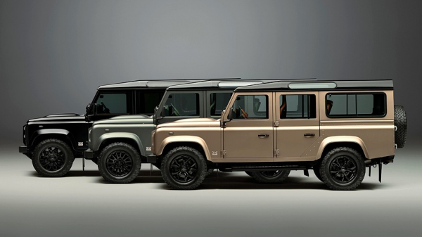 Классический Defender V8 слегка обновлён и получил эффектную отделку в стиле Octa Классический Defender V8 слегка обновлён и получил эффектную отделку в стиле Octa