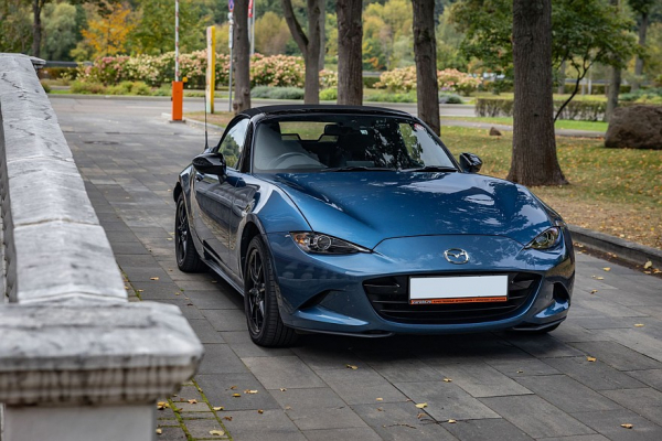 Задний привод, полтора литра и DVD-проигрыватель: опыт владения Mazda Roadster IV (ND)