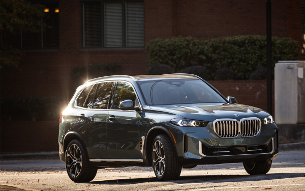 Мы сравнили цены новых BMW X5 и X7 в России и за границей. Разница налицо
Мы сравнили цены новых BMW X5 и X7 в России и за границей. Разница налицо