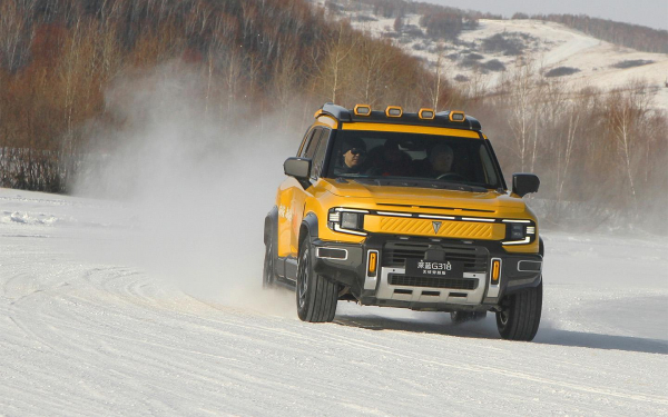 Блиц-тест хардкорного кроссовера Deepal G318. Его локализуют в России
Блиц-тест хардкорного кроссовера Deepal G318. Его локализуют в России